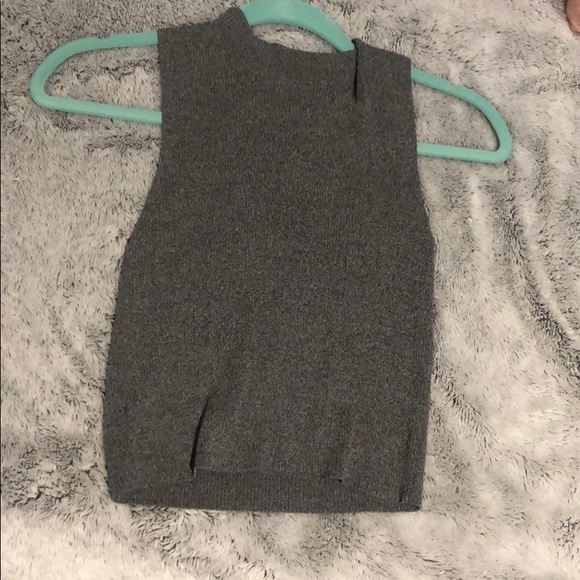 Gray Sleeveless turtle neck - Picture 1 of 1